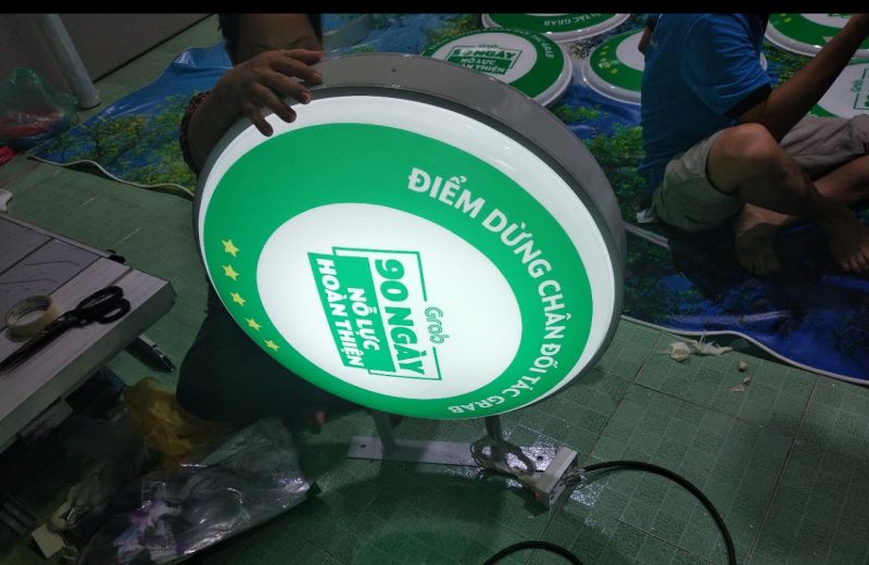HỘP ĐÈN HÚT NỔI